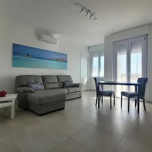 Intero Con Parcheggio Gratuito , Porto Torres Italia